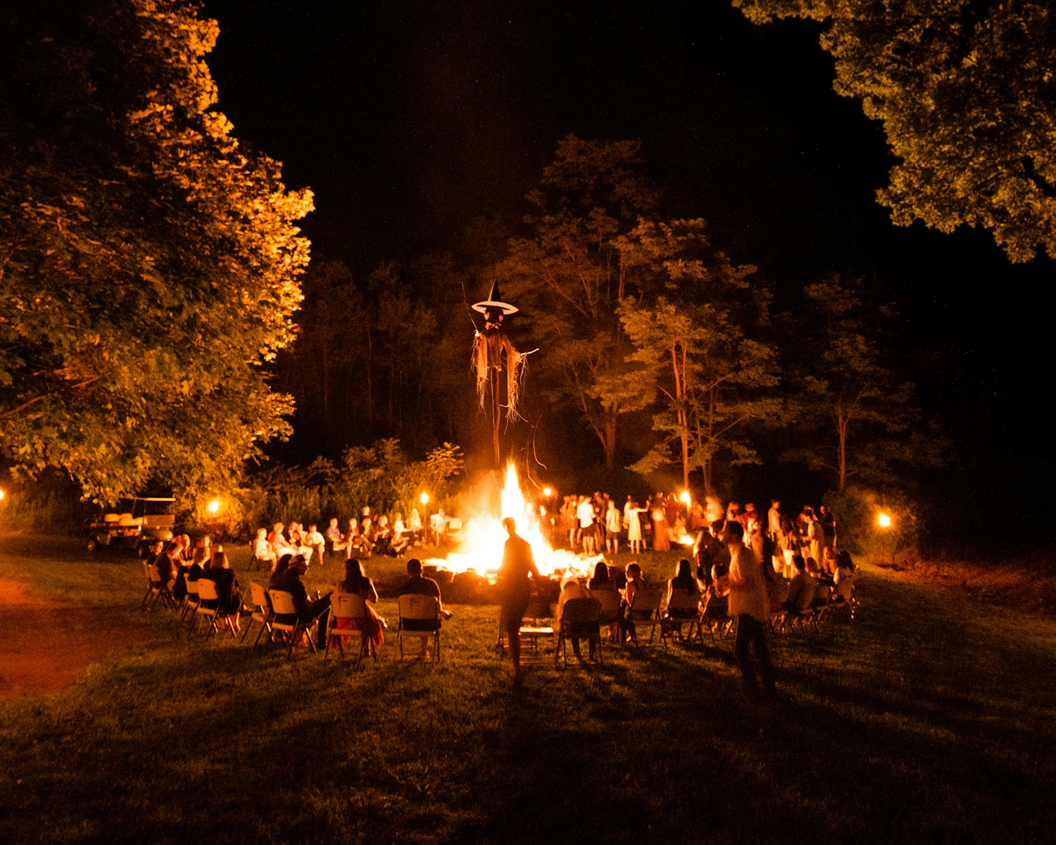 Pálení čarodějnic: Oslava jara, tradice a příprava na Filipojakubskou noc 🔥🧙♀️